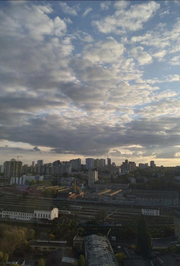 Viktory 5 B, Apartments Kyiv Exterior photo